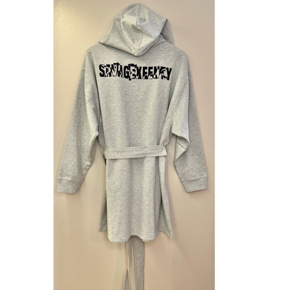 NWT Savage X Fenty Forever Savage Showgirl Short Robe Platinum Gray - Picture 11 of 14